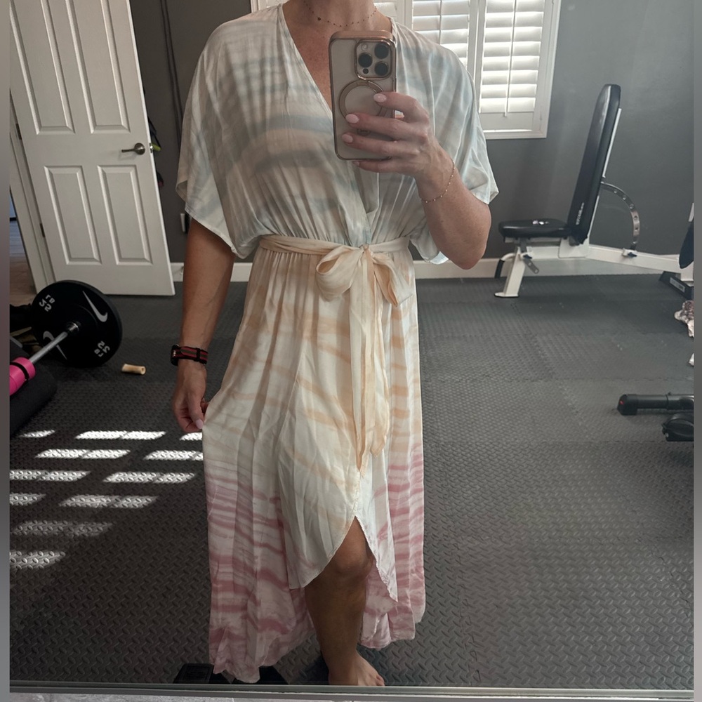 Elegant Tie-Dye Maxi Dress